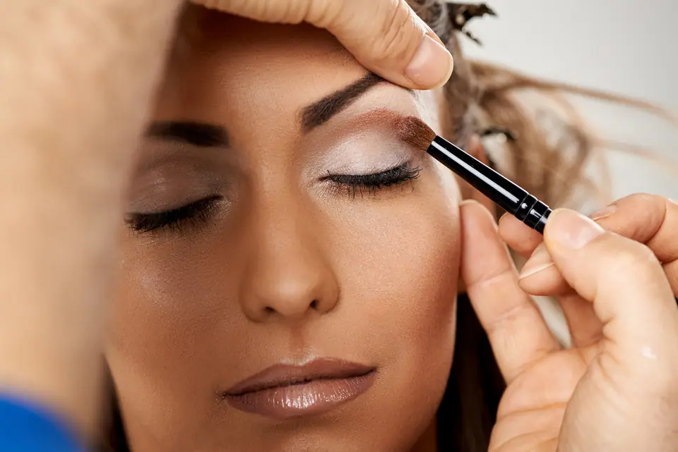 Makijaż oczu hooded eyes – sprawdzone techniki